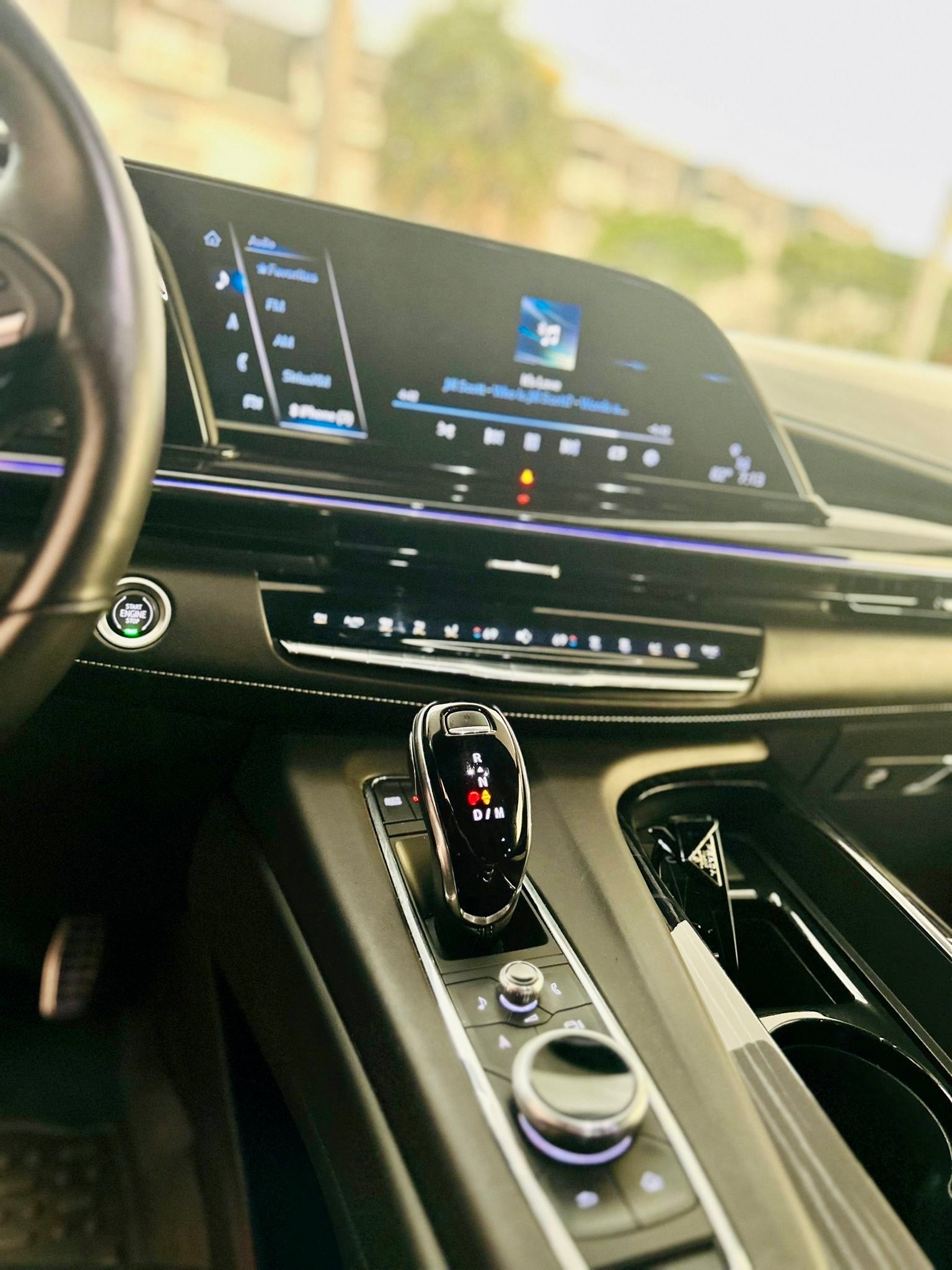 Cadillac Escalade - V