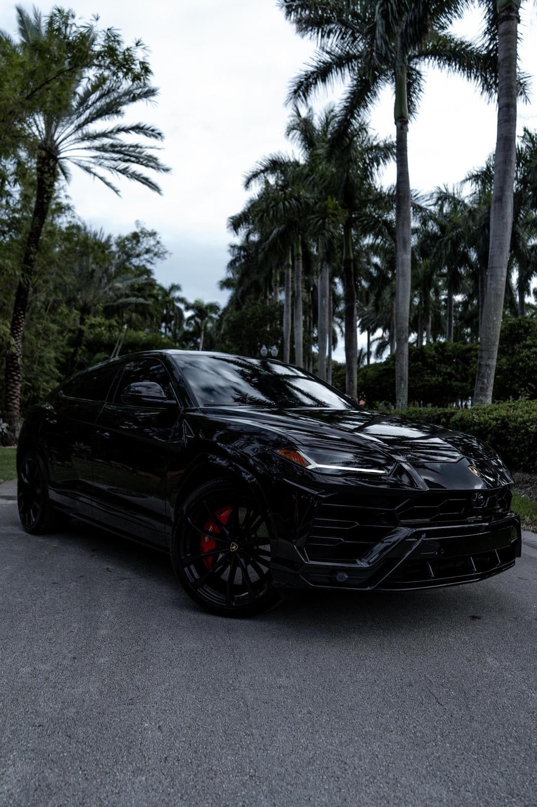 Lambo Urus for rent in Miami Beach